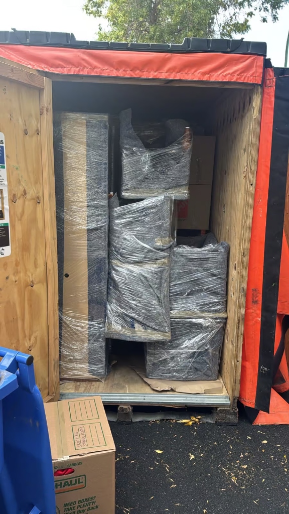 House movers in Lakeridge.